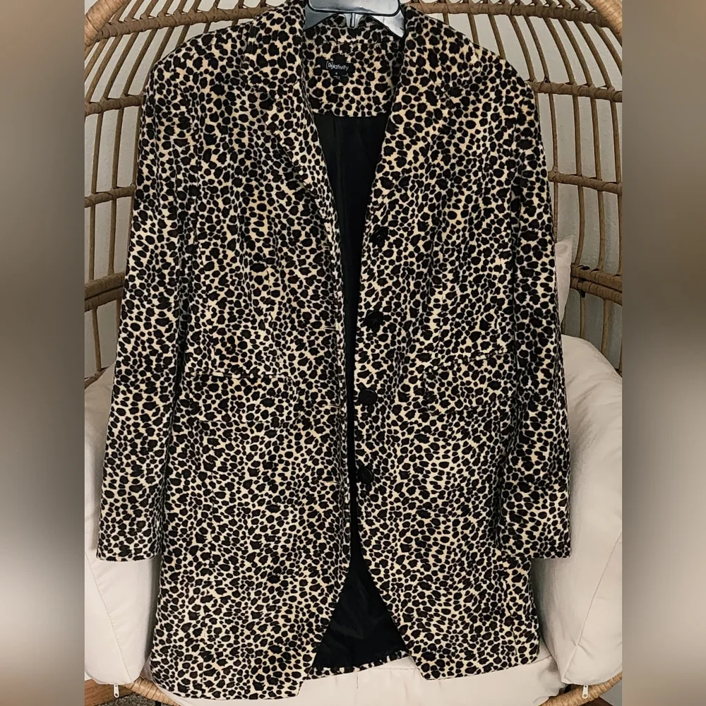 Relativity Women's Leopard Print Coat Button Close Lined Shoulder Pads Sz 12